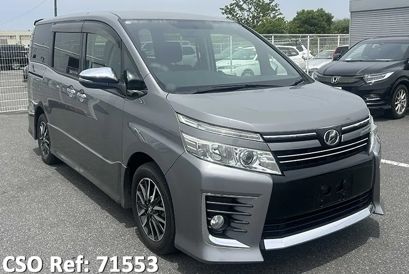 Toyota / Voxy 2015